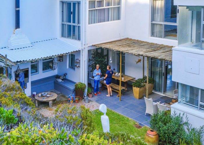 Agulhas Ocean House backyard